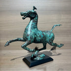 （The Horse Racing the Flying Horse）Horse statue, Eastern style decoration, animal statue, meeting room decoration item, golden horse