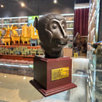 The twelve animal head replicas of the Summer Palace - a kind of gift collection item - are metal animal statues.