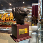 The twelve animal head replicas of the Summer Palace - a kind of gift collection item - are metal animal statues.