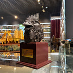 The twelve animal head replicas of the Summer Palace - a kind of gift collection item - are metal animal statues.