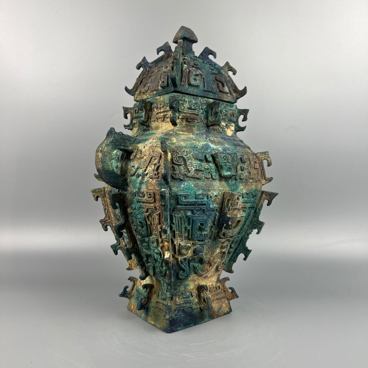 (Chime Vase) Metal decorative item - Oriental table decoration - Antique style collectible