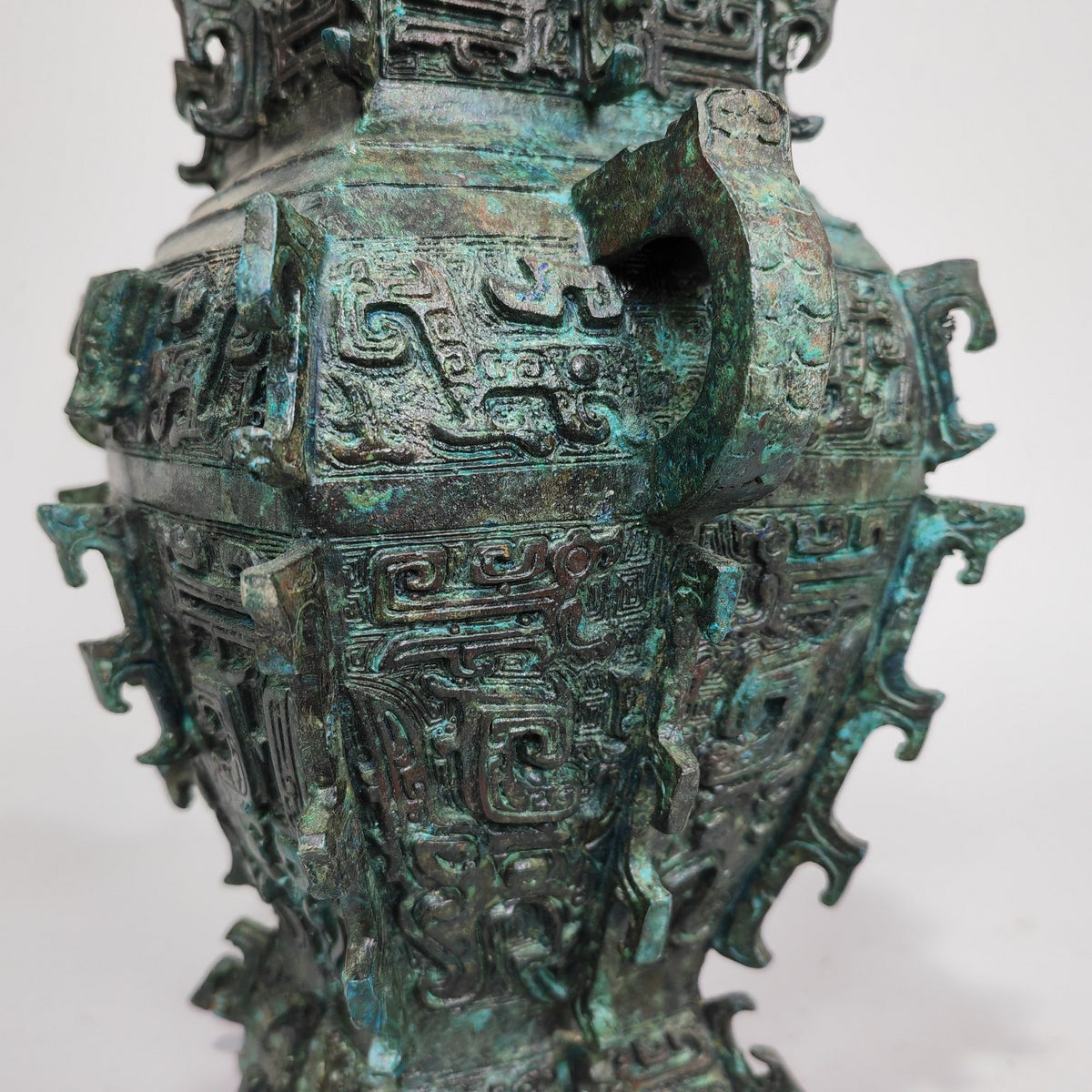 (Chime Vase) Metal decorative item - Oriental table decoration - Antique style collectible