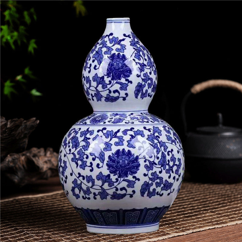 Blue and white porcelain, living room, display cabinet, entrance hall, flower vase and flower arrangement decorations, Asian decorations